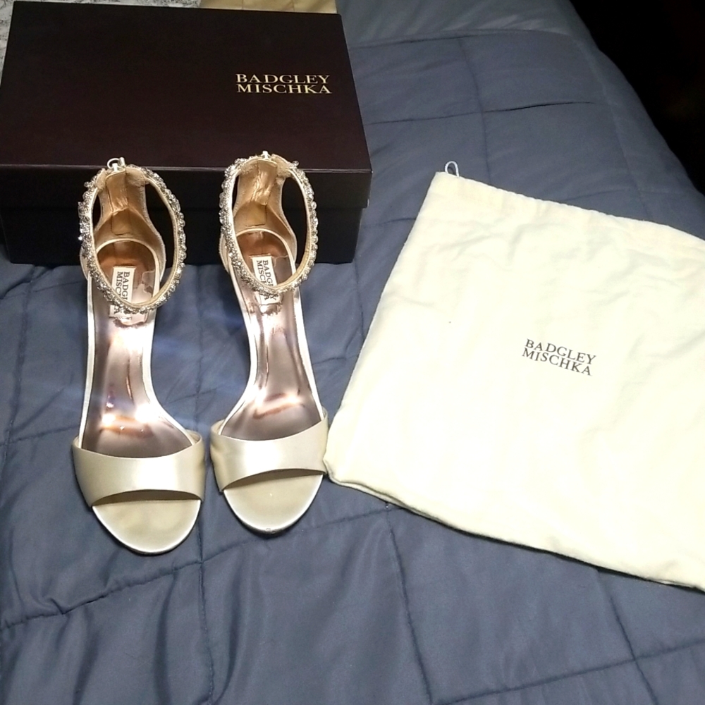 Badgley Mischka Geranium heeled sandals size 11